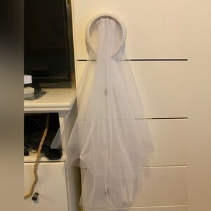 Elegant White Bridal Veil
